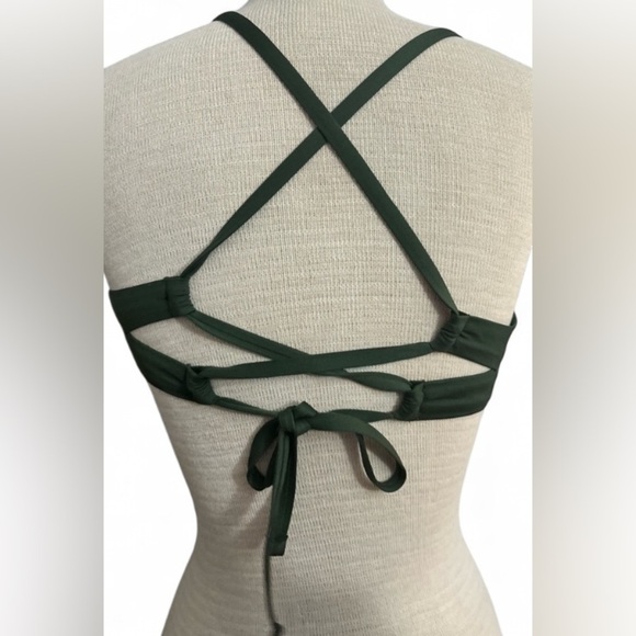 Kona Sol Elegant Green Women's Crossback Seamed Bralette Women’s M NWOT - Picture 2 of 3